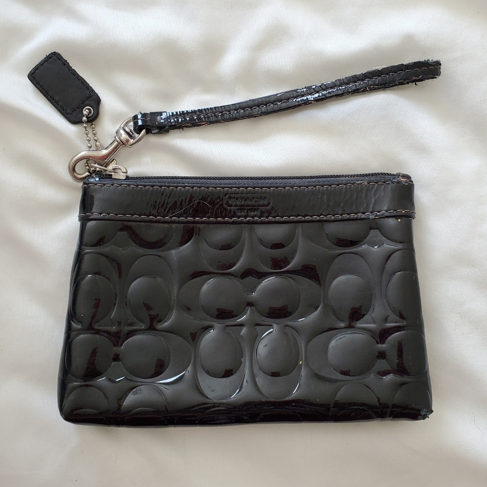 COACH BLACK EMBOSSED PATENT leather wrislet clutch